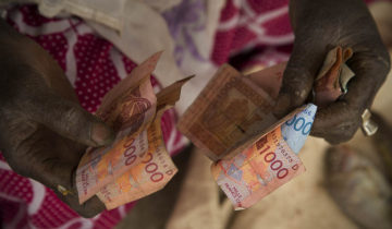 De la monnaie coloniale à la néolibérale