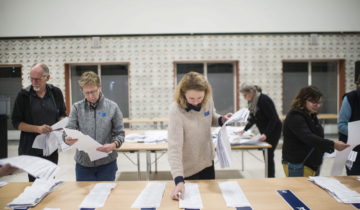 Le centre en arbitre