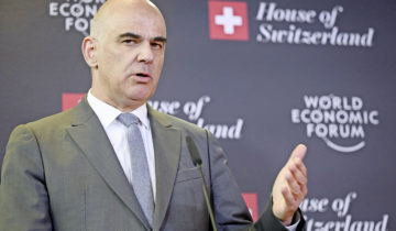 Alain Berset rattrapé jusqu’à Davos