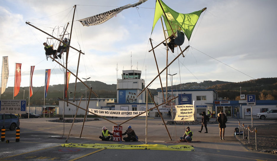 Blocage d'un aérodrome pour annuler la dette du Sud