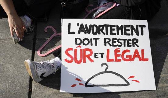 L’IVG reste dans le code pénal