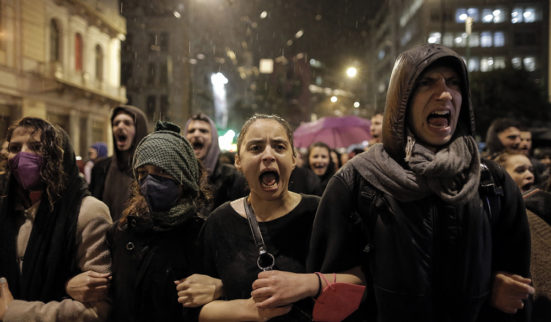 Accident de train: perquisition à la gare de Larissa et nouvelle manifestation