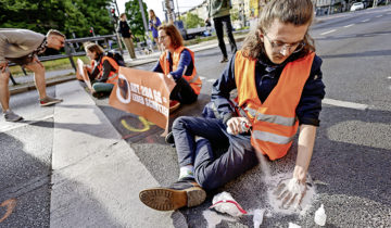 Bras de fer avec les activistes du climat