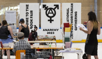 L’anarchisme était cousu de fil noir