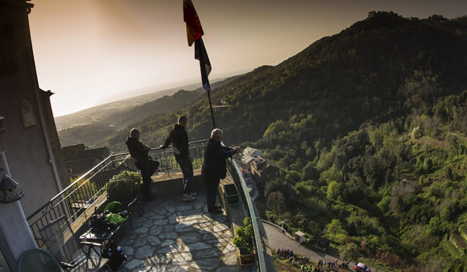 Macron propose «une autonomie à la Corse»