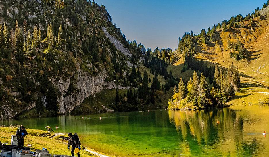 Des plongeurs à la pêche aux déchets