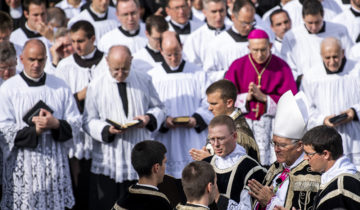 Le gouvernement dissout le mouvement catholique intégriste Civitas