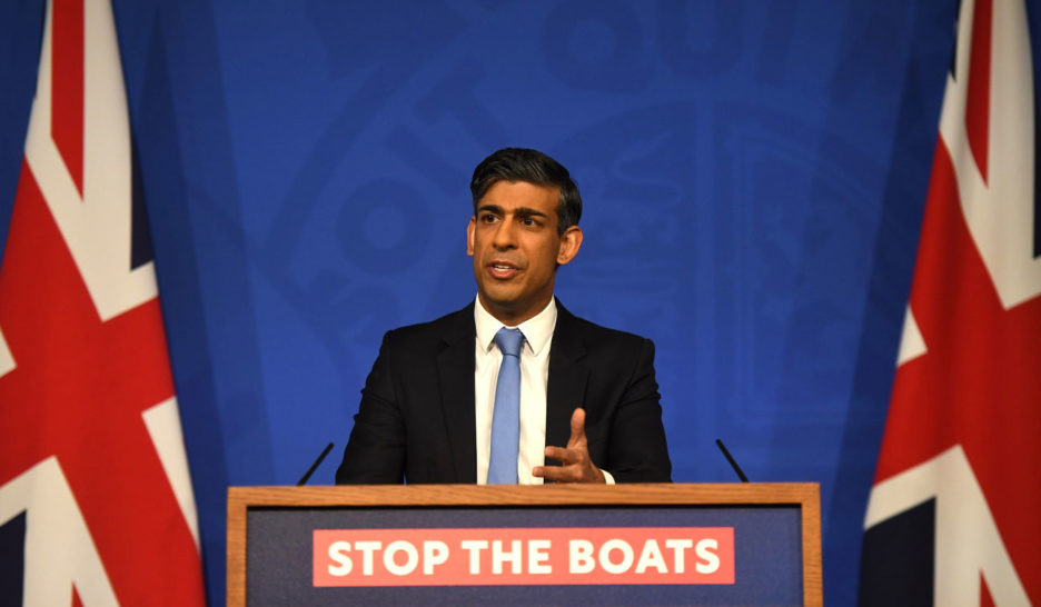 Le projet d'expulser des migrants au Rwanda étrillé au Parlement