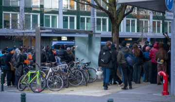 Manif devant l’Hôtel de police après deux décès