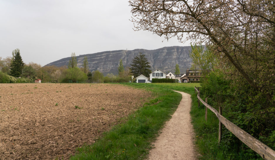 Un centre pour migrant·es contesté