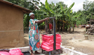 Un irréductible village qui résiste à Abidjan 1