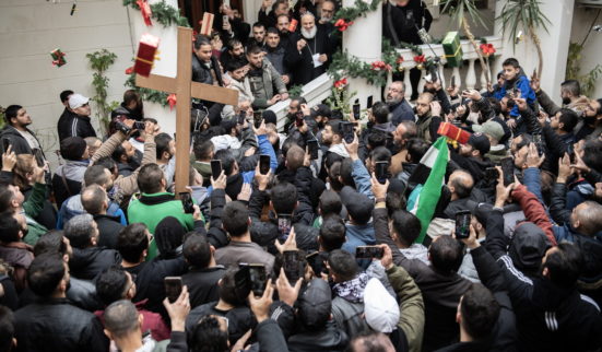 Des centaines de chrétiens syriens manifestent